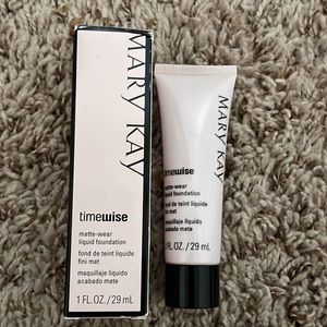 Mary Kay TimeWise Matte-Wear Liquid Foundation 1 fl. oz. / 29ml - Ivory 5